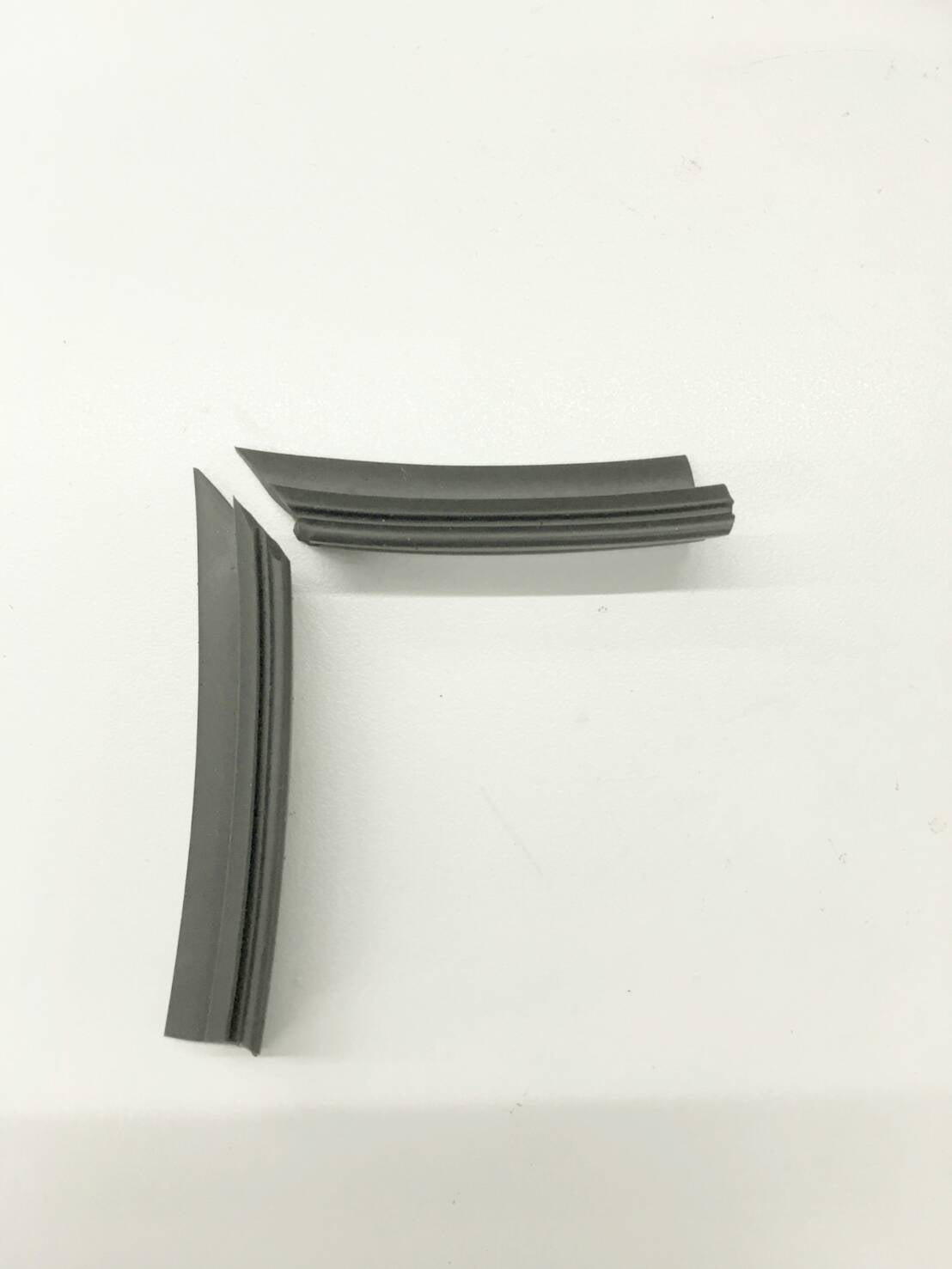 029- Nissan Gloria PA30 Door Inner L-Shaped Rubber