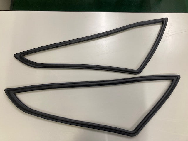 Sunny Coupe B310 Quarter Glass Rubber