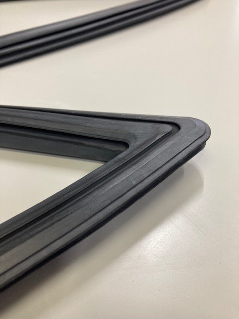 Sunny Coupe B310 Quarter Glass Rubber