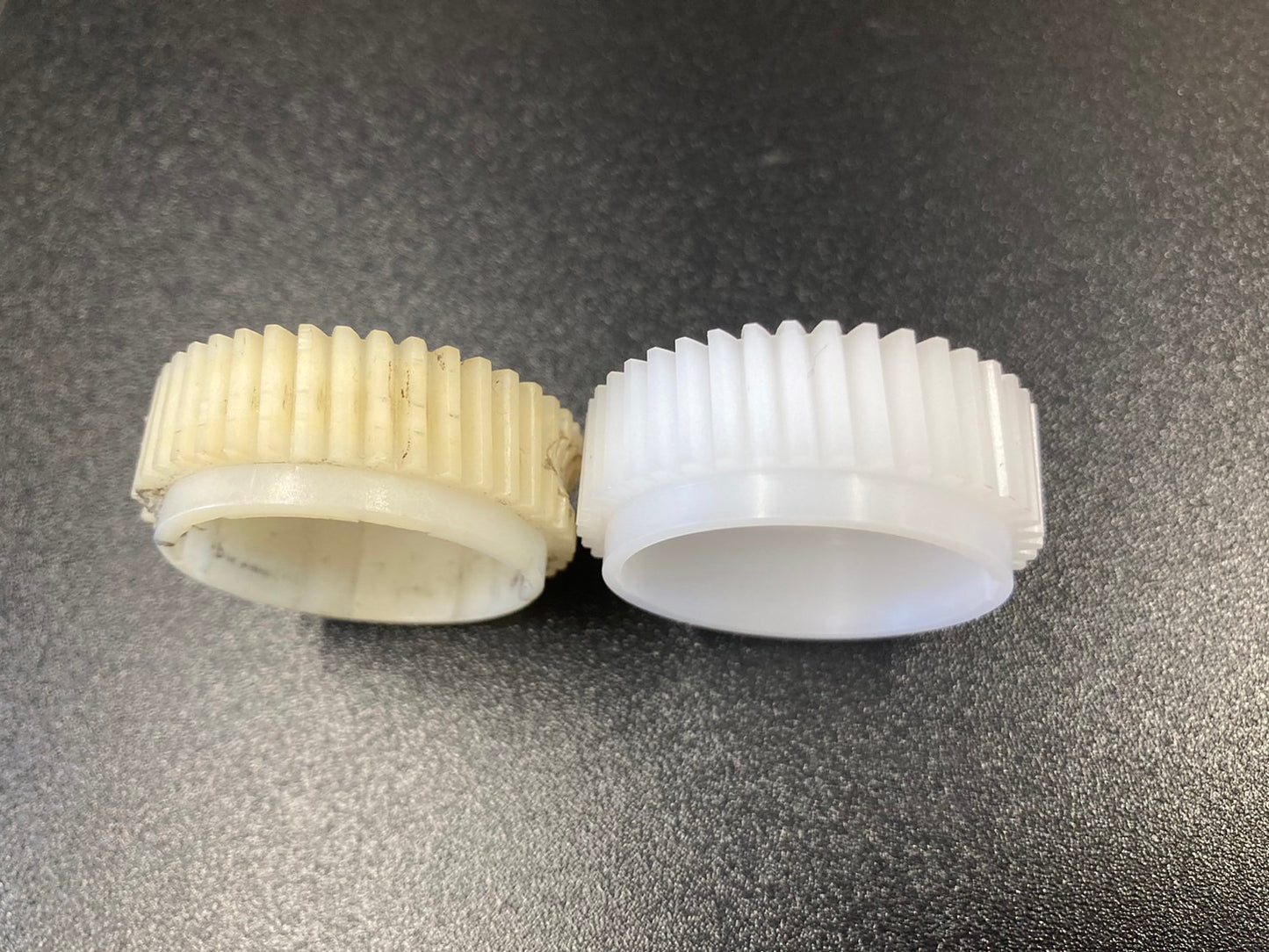 005- nissan pao roof motor resin gear