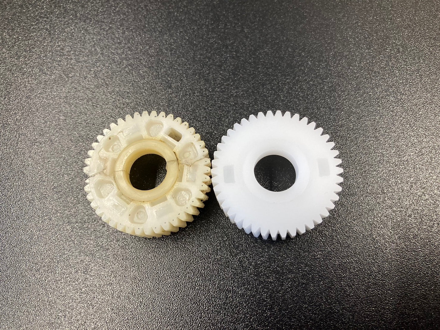 005- nissan pao roof motor resin gear