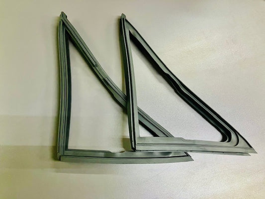 105- Nissan Vertical Gloria Triangular window rubber